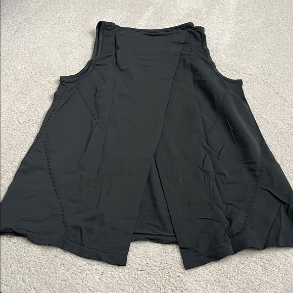 NWOT Athleta Foothill Tank in size large in Gunmetal Grey - Picture 5 of 7